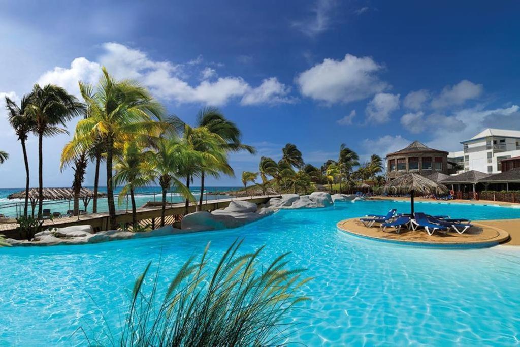 Tres Bel Appartement Avec Vue Mer, Acces Direct A La Plage Et Piscine Surveillee 圣弗朗索瓦 外观 照片